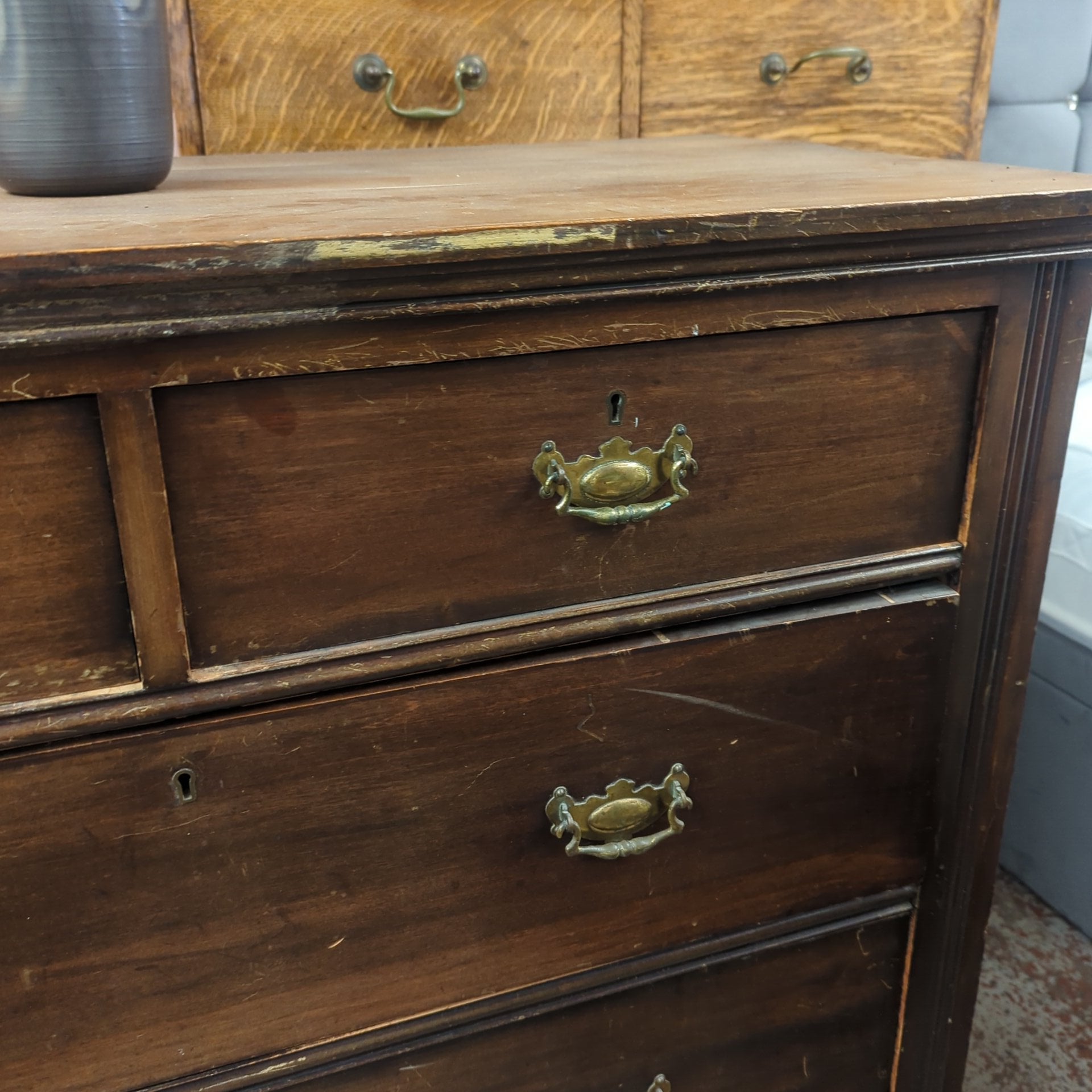 Chest of drawers